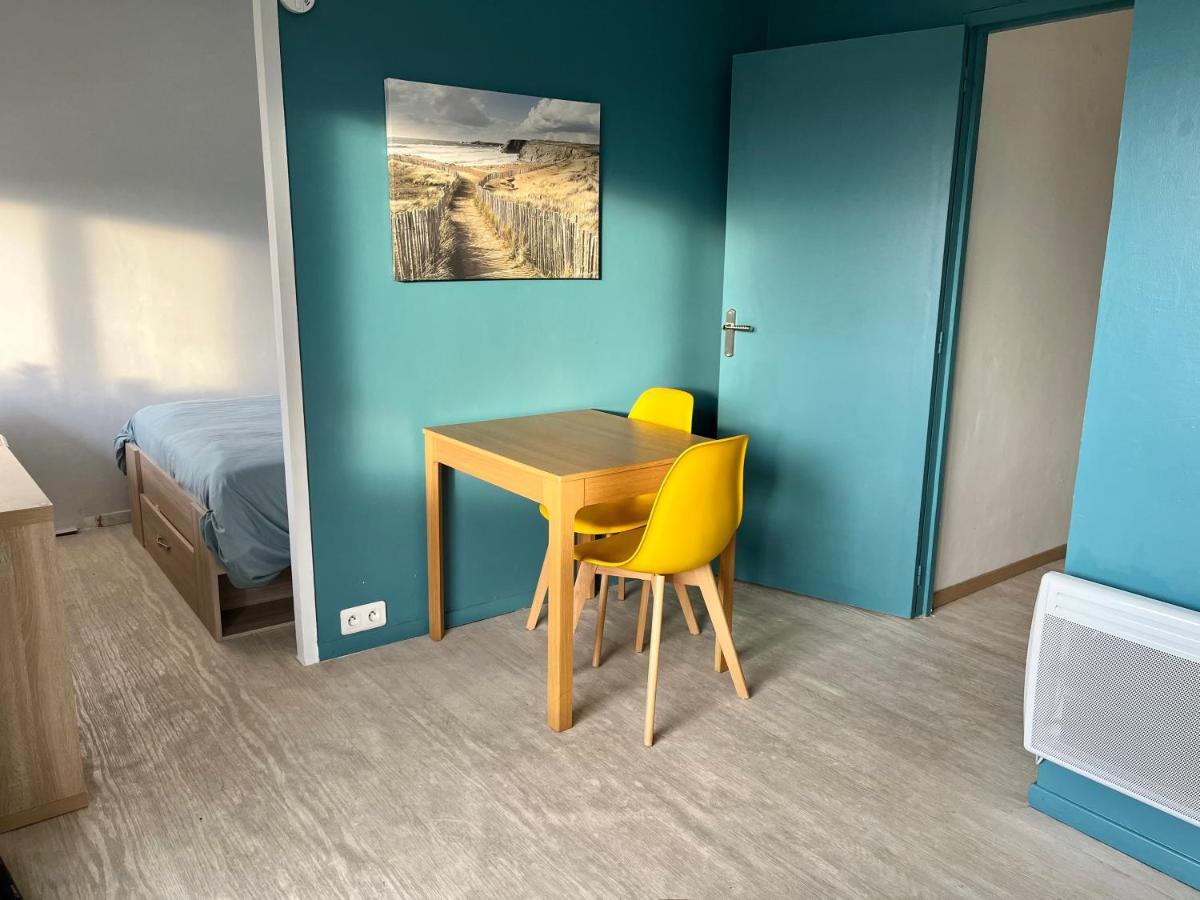 Studio Avec Chambre - Balcon Et A 20M De La Mer Apartment Курсел-сюр-Мер Екстериор снимка